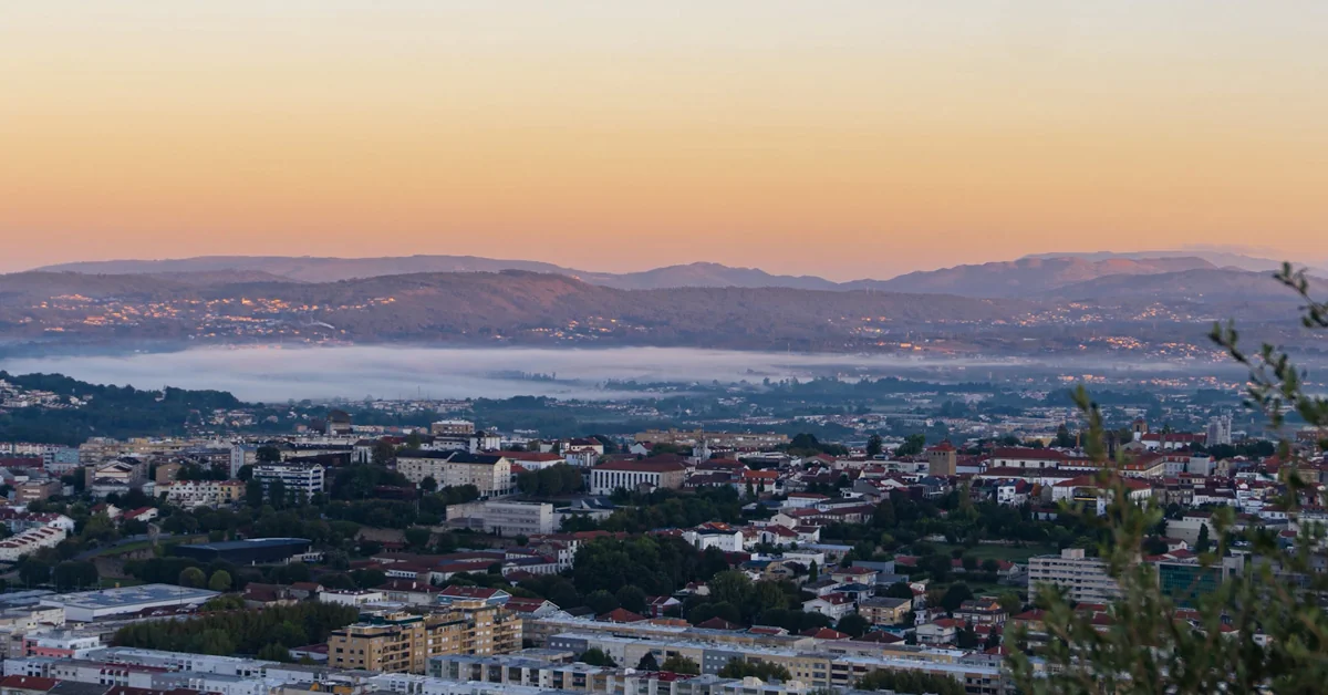 Stills do videoclipe Amanhecer na Cidade de André Pacheco