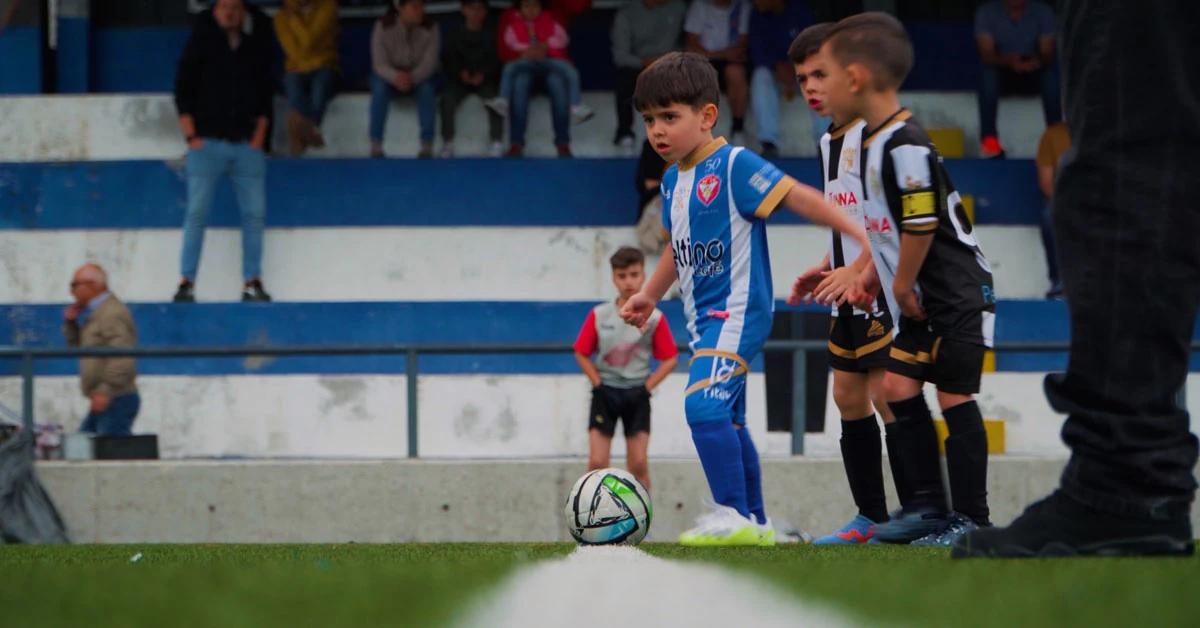 Stills do vídeo de evento Torneio 25 de abril do Este F.C.