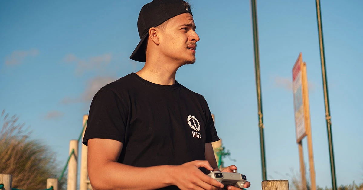 Behind The Scenes de um vídeo institucional para concurso sobre a Região do Minho organizado pela Comunidade Intermunicipal do Cávado. O vídeo contou com a participação do Grupo Folclórico Dr. Gonçalo Sampaio. Neste vídeo institucional é possível ver imagens de monumentos icónicos de Viana do Castelo tais como o “Santuário de Santa Luzia”, a escultura “Vira Maria, Vira Manel” e o navio-hospital “Gil Eannes” e, ainda, monumentos de Braga como o “Santuário do Bom Jesus do Monte”, “Santuário do Sameiro” e ainda a “Sé de Braga”