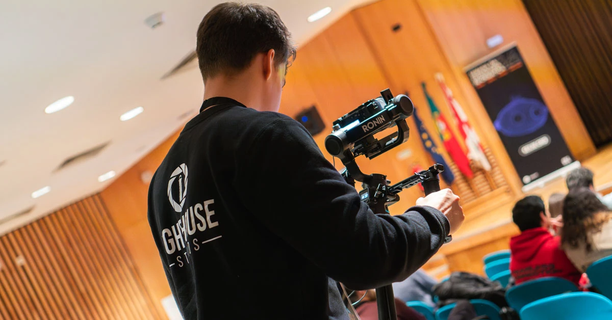 Behind the Scenes do Vídeo do Evento da Semana de Engenharia Informática 2024 na Universidade do Minho organizada pelo CESIUM e contou com a presença de empresas como Accenture, Continental, MC Sonae, Ernst & Young, Retail Consult