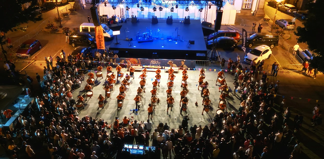 Stills do vídeo de evento Do Bira ao Samba 2024 para os Bomboémia
