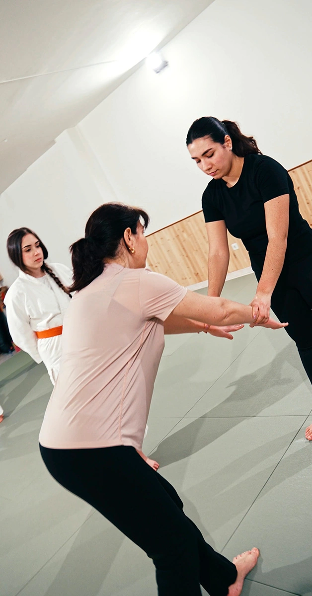 Vídeo publicitário para o Instrutor de Krav Maga, Sofia Parente em Braga onde a mesma deu uma aula no Dia da Mulher