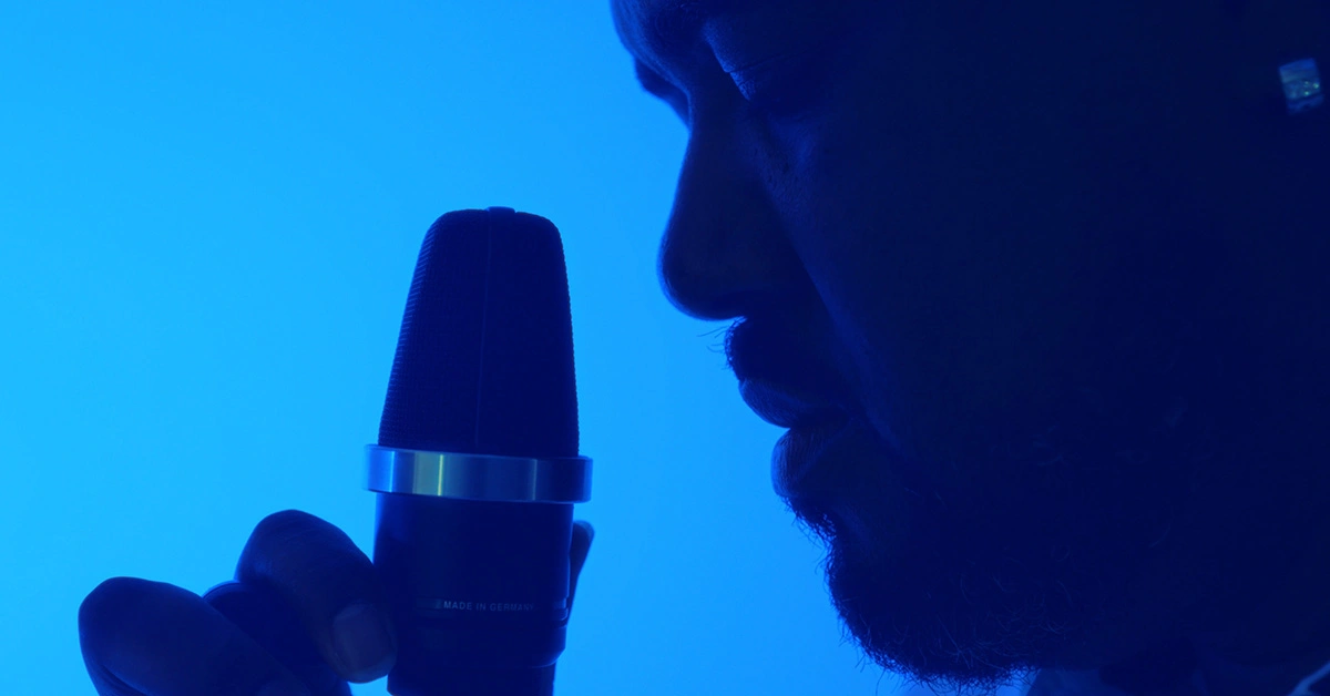 Stills do videoclipe Nuvem do artista Valtinho Jota