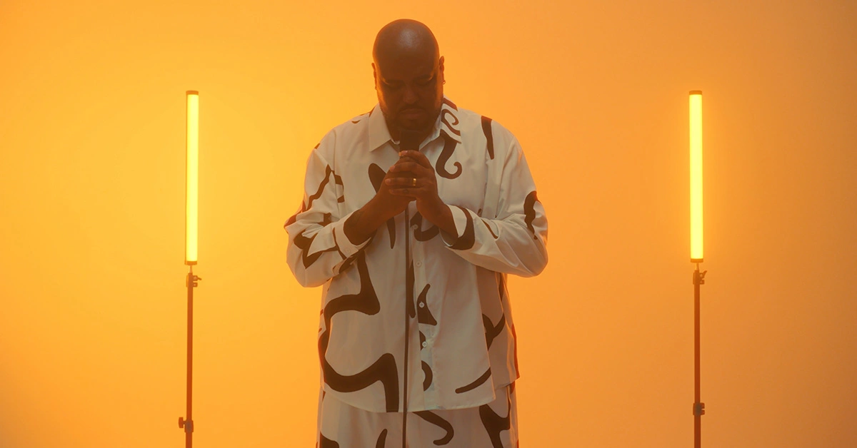 Stills do videoclipe Nuvem do artista Valtinho Jota