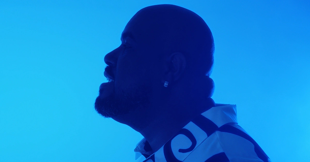 Stills do videoclipe Nuvem do artista Valtinho Jota