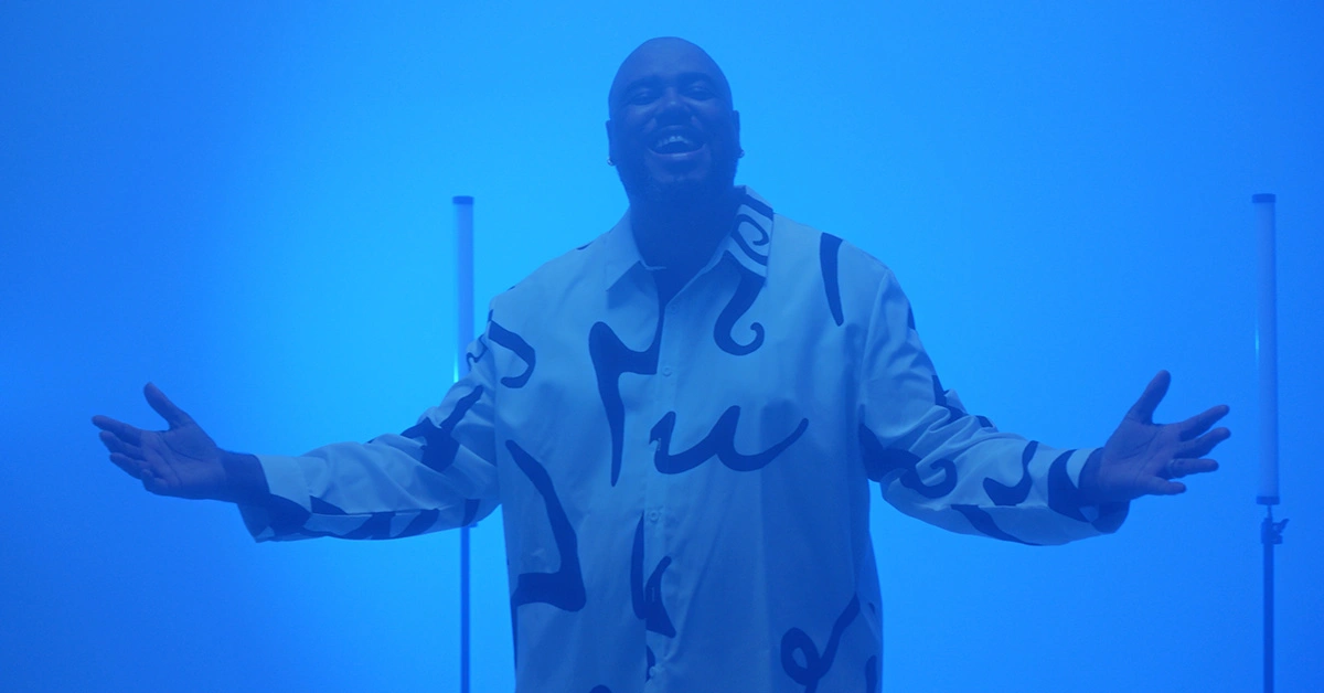 Stills do videoclipe Nuvem do artista Valtinho Jota