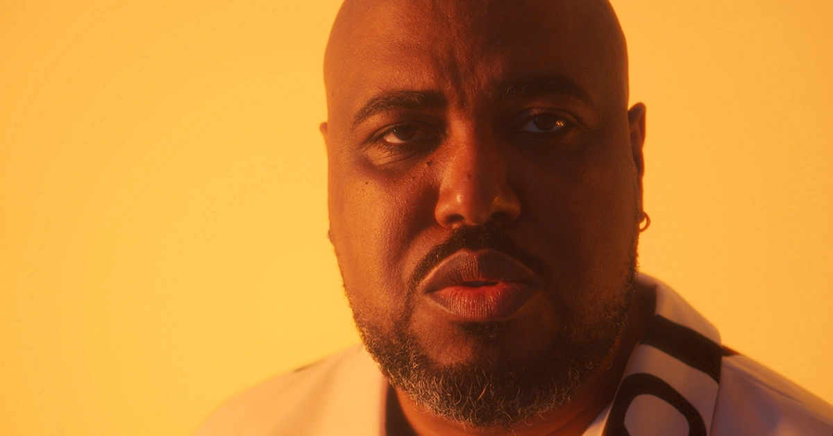 Stills do videoclipe Nuvem do artista Valtinho Jota