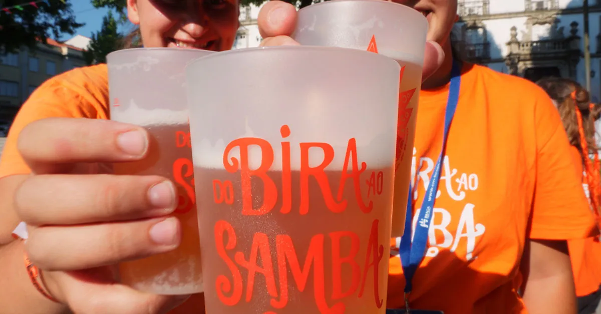 Stills do vídeo do Evento Do Bira Ao Samba 2025 em Braga na Praça do Município organizado pelos Bomboémia e que contou com a presença de diversos grupos culturais