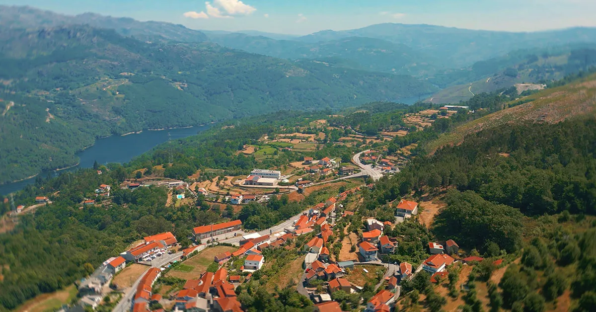 Vídeo promocional e institucional da Aldeia de Salamonde, localizada em Vieira do Minho.